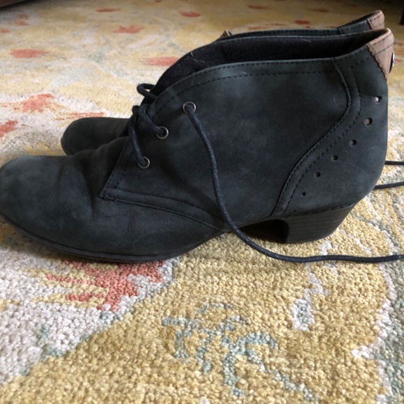 Toas black suede ankle boots, 8.5 - Picture 3 of 5